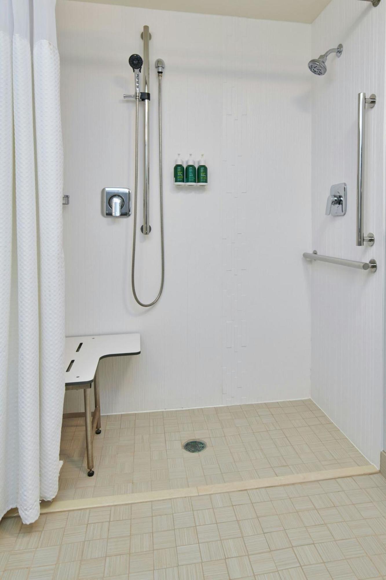 מלון Courtyard By Marriott Indianapolis Castleton מראה חיצוני תמונה